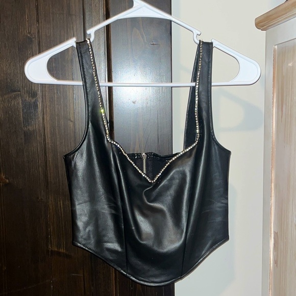 Forever 21 Tops - Forever 21 top. Size small. Never worn!